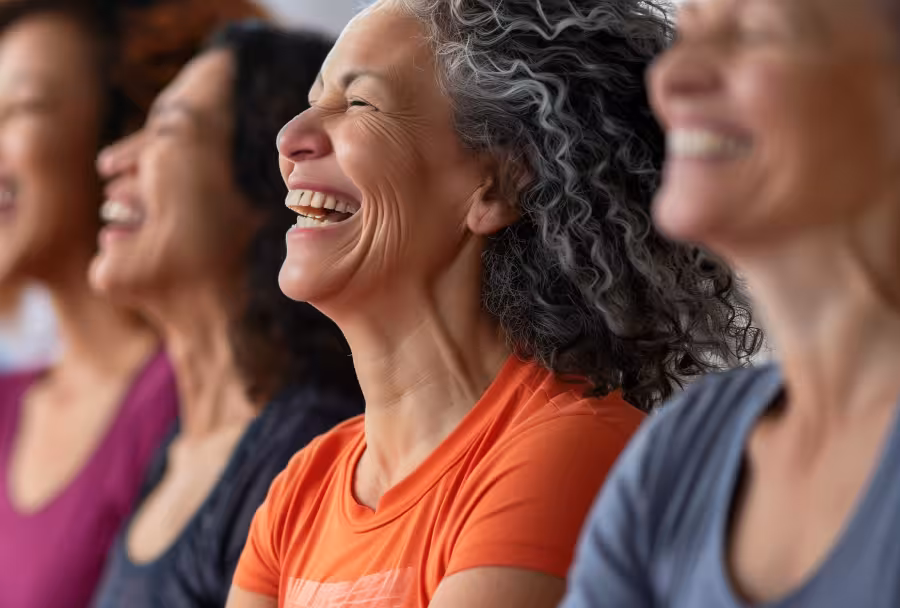 Clase de yoga en Quiroesencia Granada — sesión privada en grupo reducido
