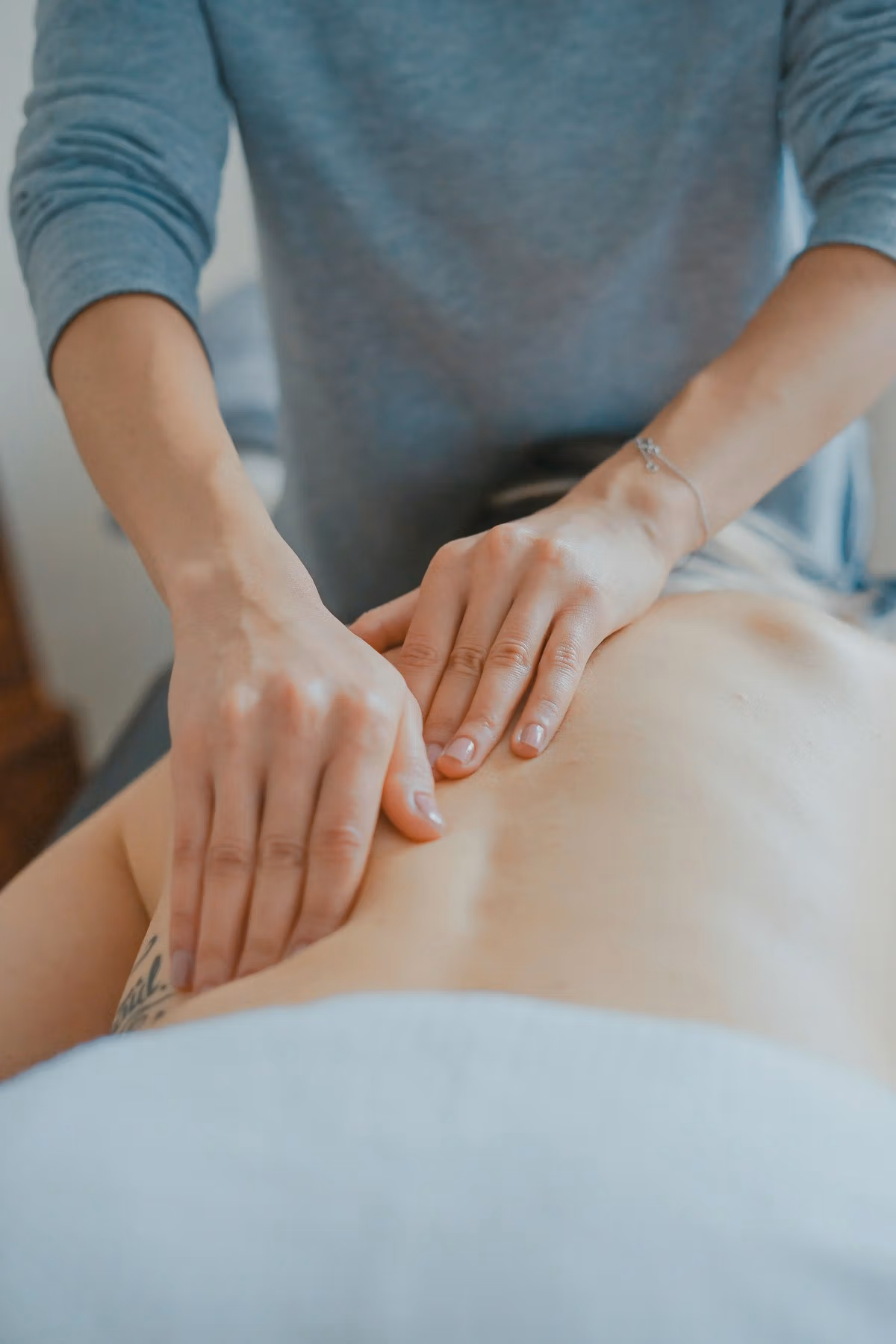 Reflexología Cromoterapia en Quiroesencia Granada